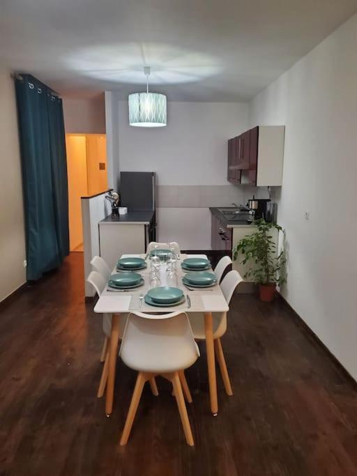Armentières Appartement Moderne En Ville מראה חיצוני תמונה